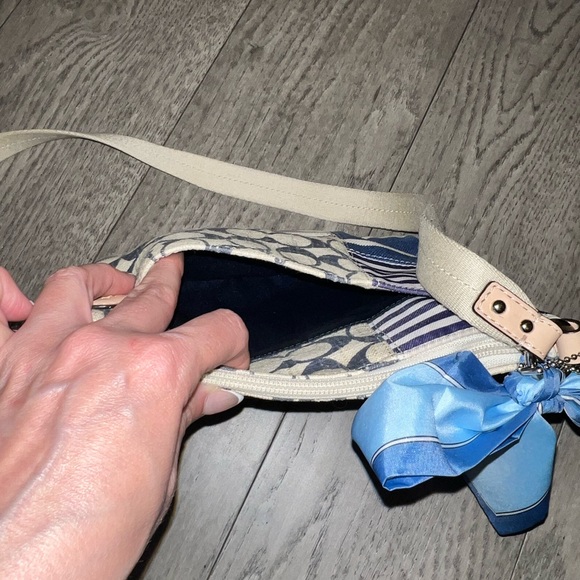 Y2K Coach Signature Patchwork Crossbody Bag - Picture 6 of 9